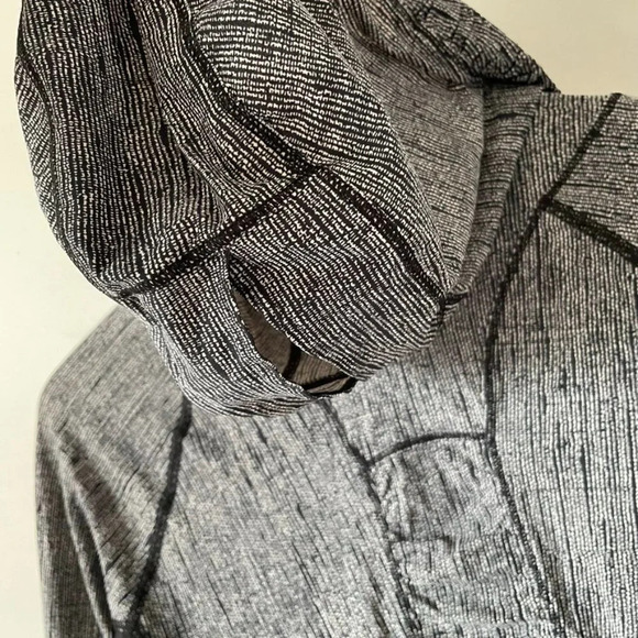 Lululemon Water Bound Hoodie Burlap Texture Black Dune / Black Sz 6 - Picture 8 of 9